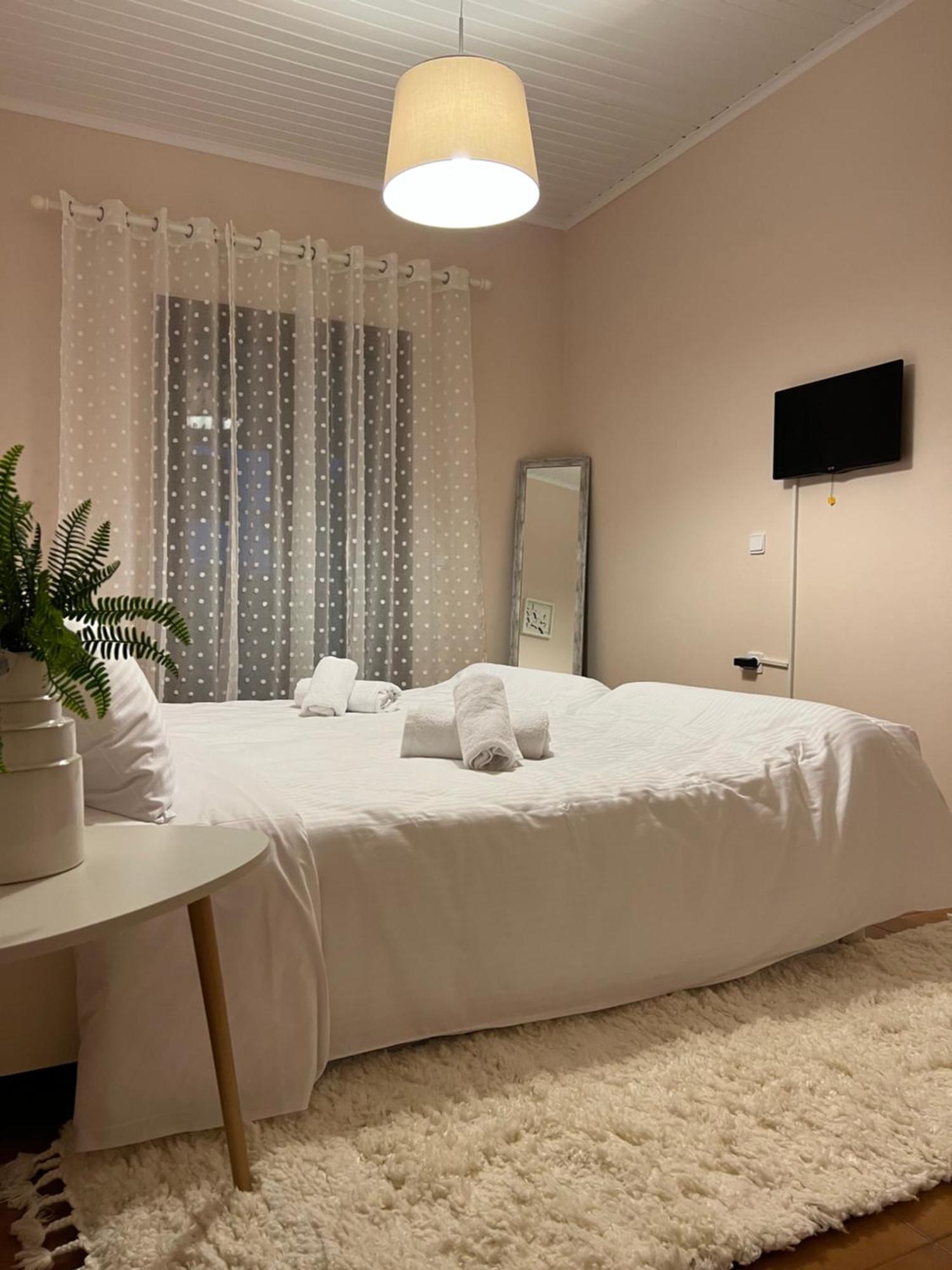House In The Woods Apartment คาร์ดิทซา ภายนอก รูปภาพ
